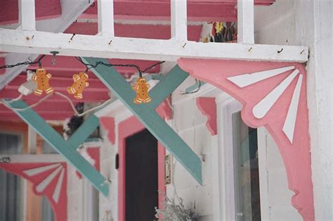 Locals Reveal Origins Of Martha S Vineyard Gingerbread Houses