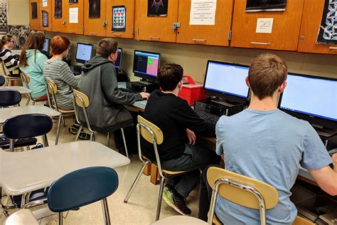 High School Hack Club Helps Students Hone Tech Skills