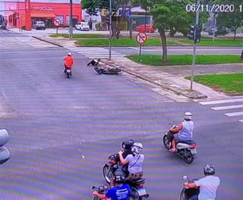 V Deo Mostra Colis O Entre Motos Em Cruzamento Na Br Site De Linhares