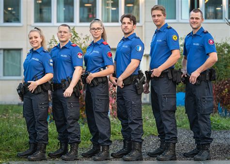 Zentralschweizer Polizeikorps Neue Polizeiuniform Polizeinews