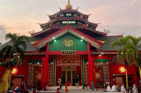 Menelusuri Keindahan Wisata Religi Masjid Cheng Hoo Surabaya Yang