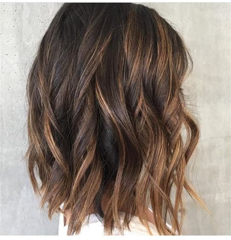 Best Over The Shoulder Hair Styles Wavy Haircut