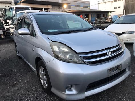 2007 Year Toyota Isis Platana Nr Yuuseiauto