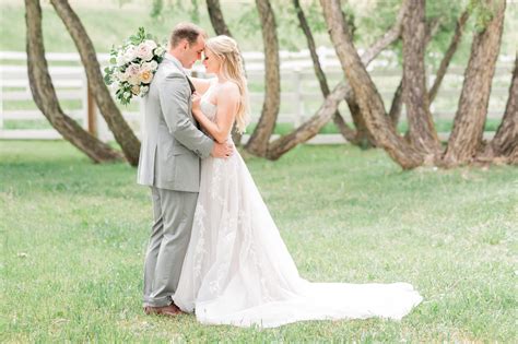 Romantic Country Wedding At Crooked Willow Britni Girard Photography