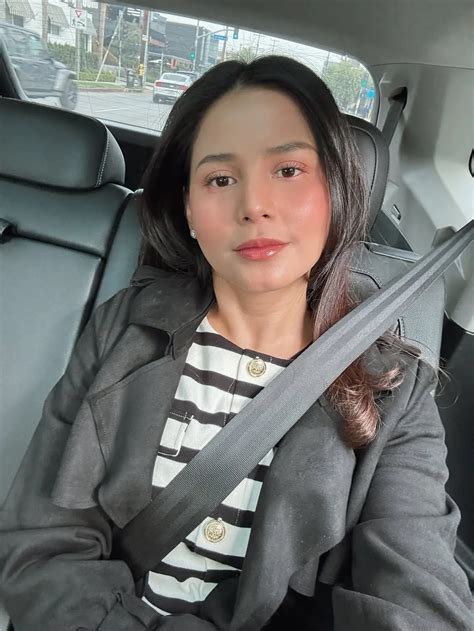 6 Potret Yunita Siregar yang Baru Dilamar, Sosok Kekasih Masih