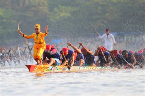 Mengenal Makna Dan Filosofi Dalam Festival Pacu Jalur Riau