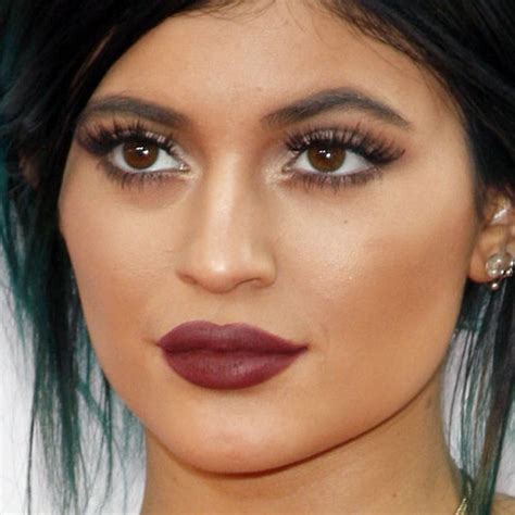 Kylie Jenner Makeup Black Eyeshadow Gold Eyeshadow Nude Lipstick