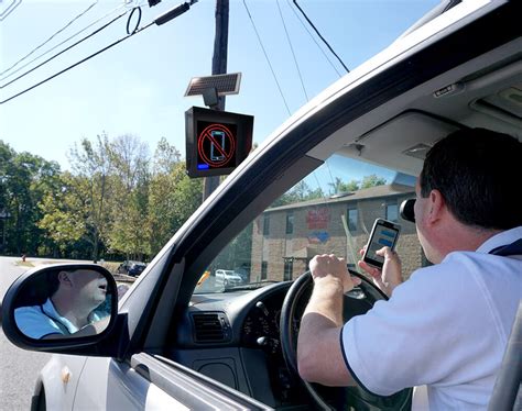 Roadhound Pole Mounted Distracted Driving Alert And Deterrent Road Sign