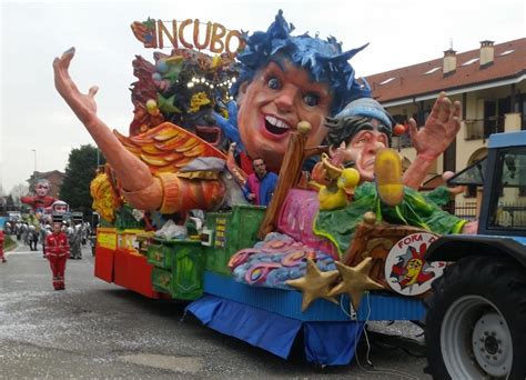 Mappano Successo Per La Sfilata Dei Carri Di Carnevale Foto