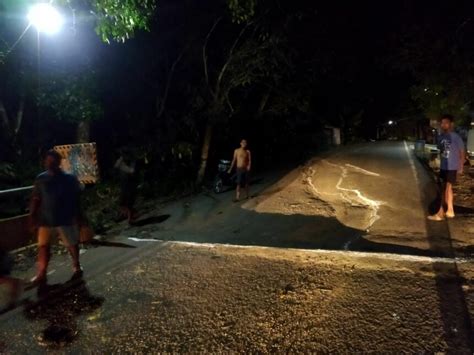 Kondisi Jalan Longsor Di Desa Kusambi Hulu Balangan Memprihatinkan