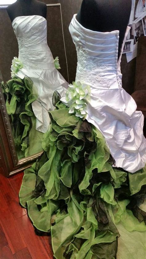 Stunning White and Green Wedding Dress Irish Bridal Gown - Etsy | Green wedding dresses, Diy ...