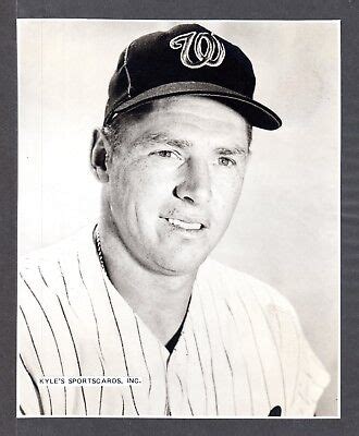 Frank Howard SENATORS UNSIGNED 7-3/8 x 9-1/8 ORIGINAL B&W STAFF PHOTO ...