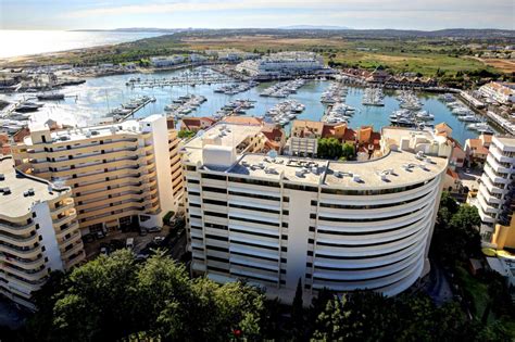 Vila Gale Marina Hotel, plan a golf holiday in Algarve