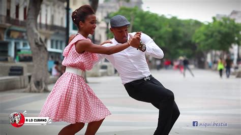 Son Elegante Cubano En Paseo Del Prado De La Habana Salsacubana Soncubano Sonmoderno Chords