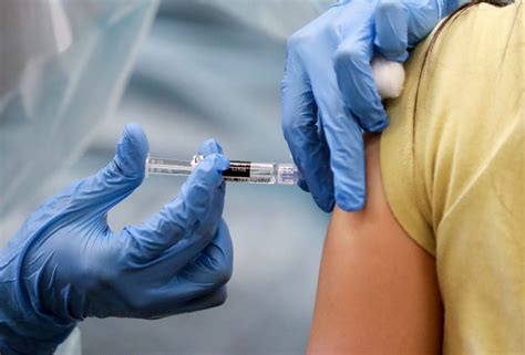 Piano Vaccini Ecco A Chi Verr Somministrato Per Primo E Come Prenotarsi