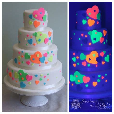 Glow Wedding Glow In The Dark Neon Wedding Cake Neon Cakes Party