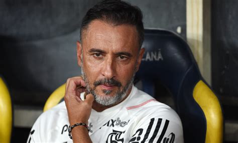 Ex Flamengo e Corinthians técnico Vítor Pereira volta a criticar o