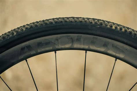 Bontrager Lance Deux Nouvelles Roues En Carbone Aeolus Pro Matos V Lo