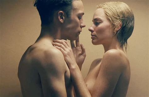 Margot Robbie Desnuda Y Follando En DREAMLAND