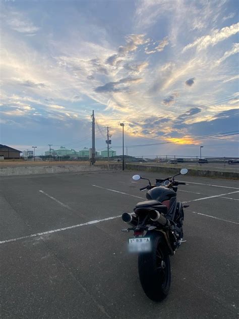 えろろさんの投稿したツーリング情報 人のバイクで楽しむ🏍 今日の朝活は寝｜バイクのカスタムツーリング情報ならモトクルmotocle