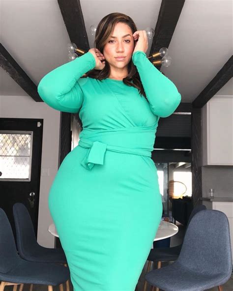 Erica Lauren On Instagram Fashionnovacurve Where My Fellow Pear