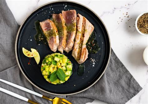 Gegrillter Thunfisch Mit Gurken Avocado Salsa Und Minzsauce Sempre