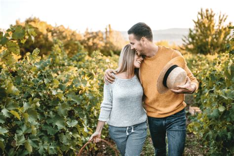 9 Walking Date Ideas For Adventure Romance Connection Bold Bubbly