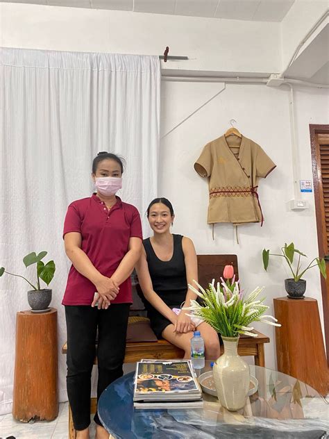 รีวิว ราชาวดี นวดเพื่อสุขภาพ Rachawadee Thai Massage หมอนวด เจ้าของร้านดูแลดีมากเลยคะ น่ารัก