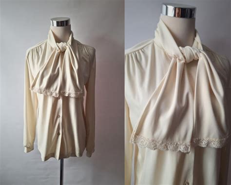 Vintage S Beige Pussy Bow Blouse Size Medium M Secretary Blouse