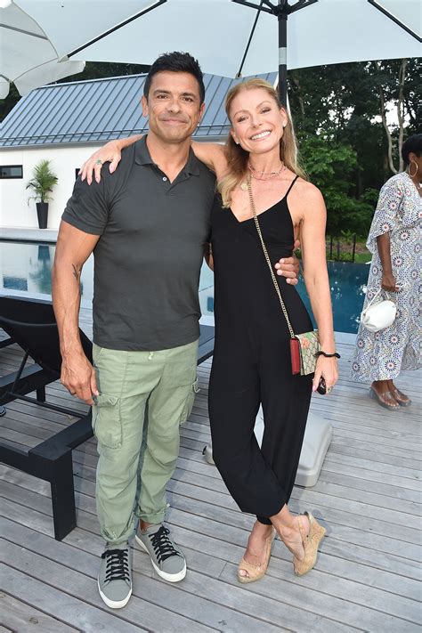 Kelly Ripa Thirsts Over Shirtless Husband Mark Consuelos As She Shares