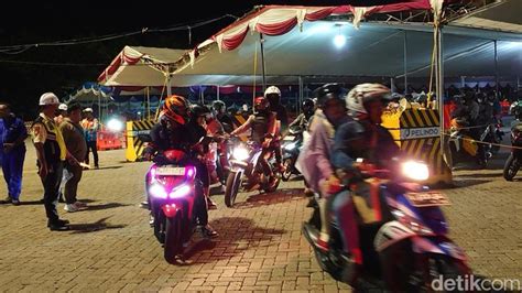 Pemudik Motor Mulai Berdatangan Di Pelabuhan Ciwandan Jumat Malam Instran