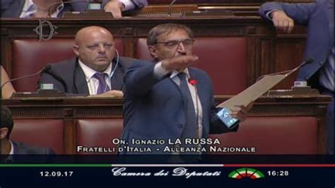 Fascismo La Russa In Aula Attenti Ad Alzare La Mano E Fa Il