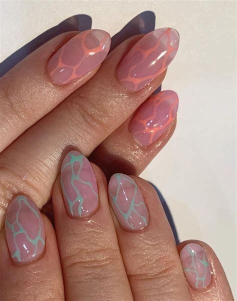 Revive la tendencia Regresan las uñas craqueladas en la manicura