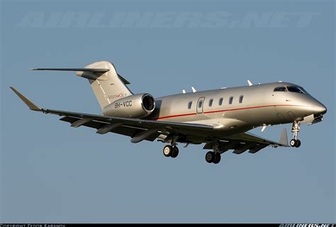 Bombardier Challenger 350 Bd 100 1a10 Vistajet Aviation Photo