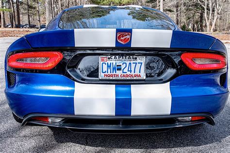 Dodge Srt Viper Gts Launch Edition Makes People Crazy During