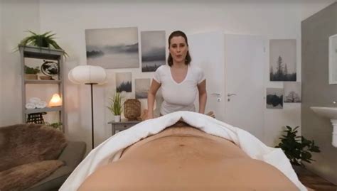 Massage Lady Lyne VR Porn Video VRPorn