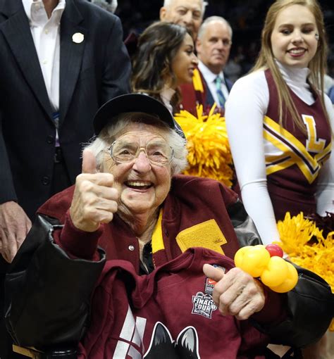 Sister Jean, Loyola Chicago's biggest fan, returns to March Madness ...