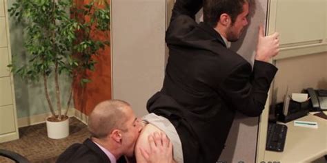 BIG DICKS AT SCHOOL Horny Gay Hunk Sucks Cock And Rims Ass Tnaflix