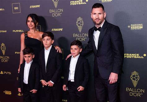 Leo Messi Po Osmi Put Osvojio Zlatnu Loptu Haalandu Trofej Gerd