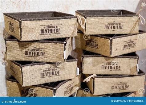 Le Comptoir De Mathilde Logo Sign Store And Brand Text Box Of Boutique