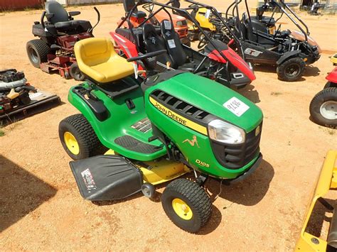 John Deere D105 Riding Lawn Mower