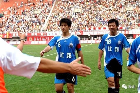 大连足球史上今天：2007年8月22日王鹏穆德拉格连扳2球！中超实德2 2客平陕西腾讯新闻