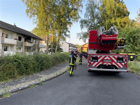 FW BO Feuerwehr Rettet Zwei Bewohner Bei Wohnungsbrand Im Bochum Werne