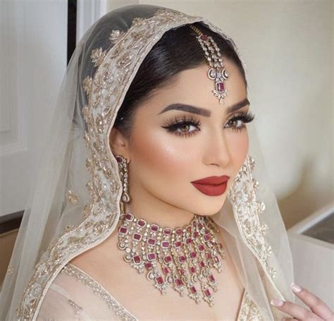 Pin By Hasin Bano On Fashion Pakistani Bridal Makeup Indian Wedding