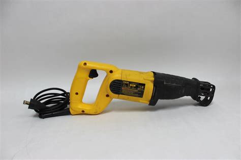 Dewalt V S 6 5 A Corded Reciprocating Saw 1 1 8 Stroke Dw303m Ebay