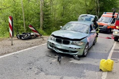 Nach Frontalcrash Im Erzgebirge Eine Person Schwer Verletzt