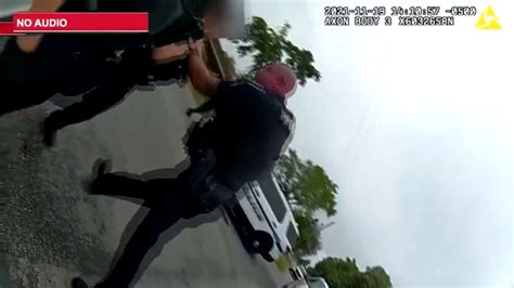 Video Police Sergeant Seen In Throat Grabbing Video Under Criminal Investigation