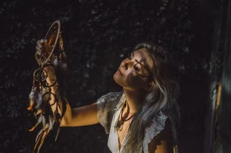 Los Rituales M S Poderosos De La Luna Llena Del Lobo Para Atraer