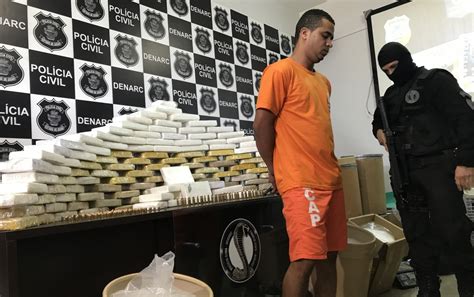 Polícia prende jovem mais de 200 kg de cocaína selo de