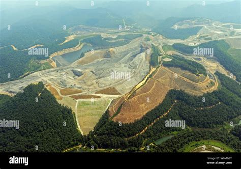 Strip Mining Coal Appalachia Hi Res Stock Photography And Images Alamy